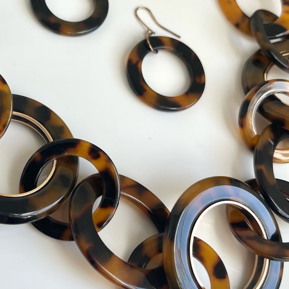 Chunky Tortoise Shell Necklace & Earring Set - Picture 2 of 6